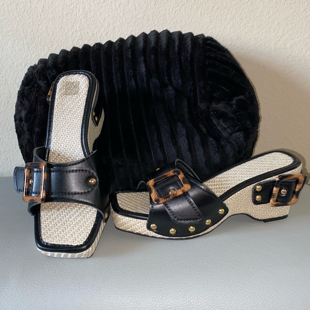 Elegant Black and Tan Women's Sandals